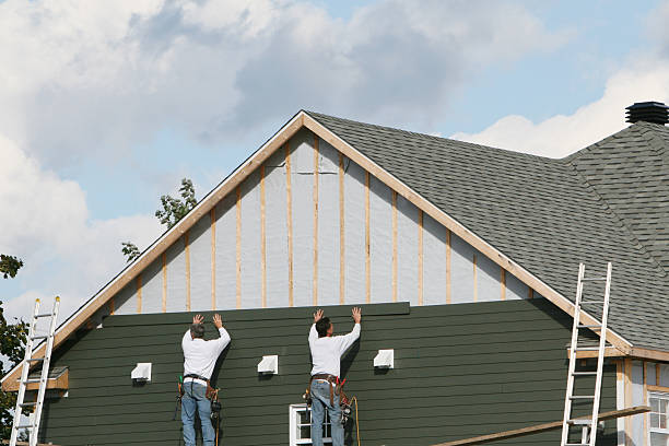 Professional Vinyl Siding technician working in Jefferson, PA